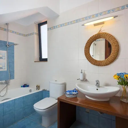 Cristelia Seafront & Pool * Lachania